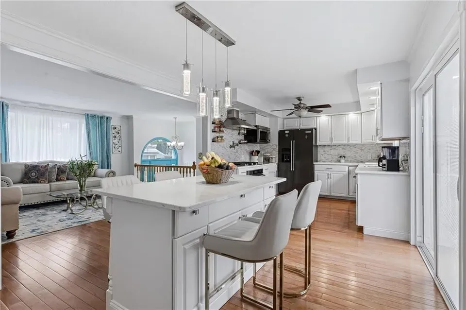 5 Bed 2 Bath Established Mid-Century Residence in Warwick, RI - 2