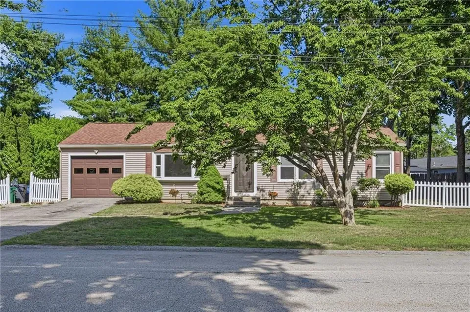 5 Bed 2 Bath Established Mid-Century Residence in Warwick, RI - 1