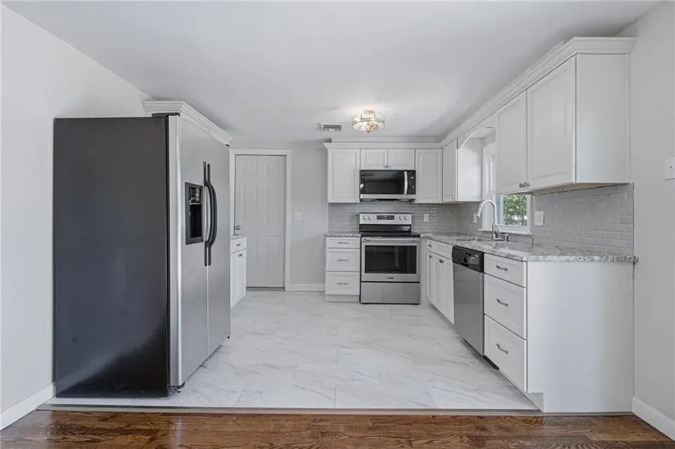 5 Bed 2 Bath Established Mid-Century Residence in Warwick, RI - 4