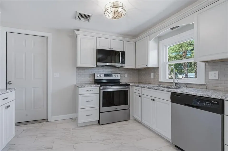 5 Bed 2 Bath Established Mid-Century Residence in Warwick, RI - 5