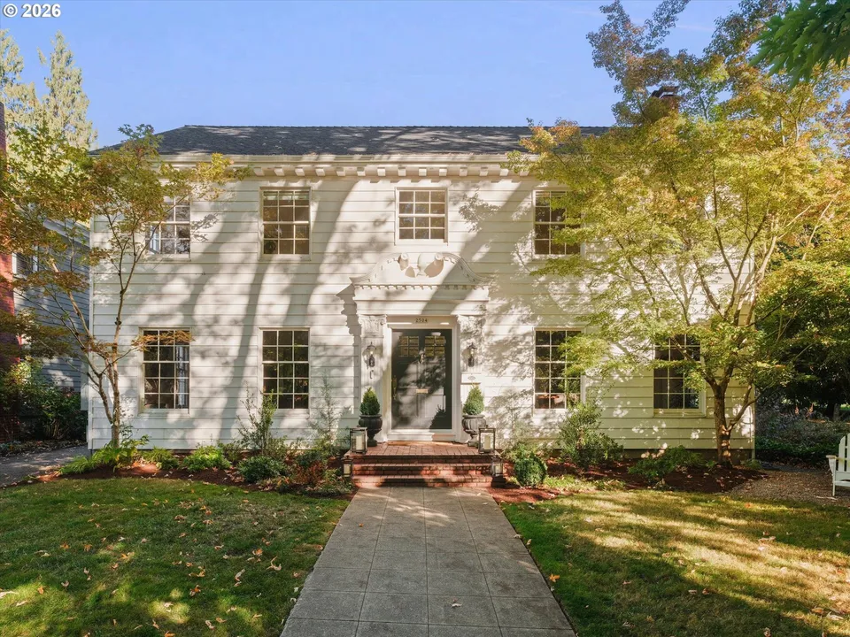 5 Bed 2 Bath Classic Historic Era Home in Portland, OR