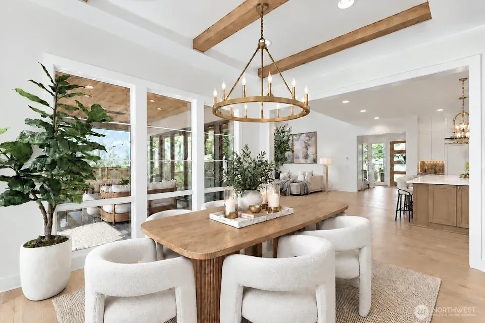 5 Bed 2 Bath Modern Architectural Estate in Bellevue, WA - 4