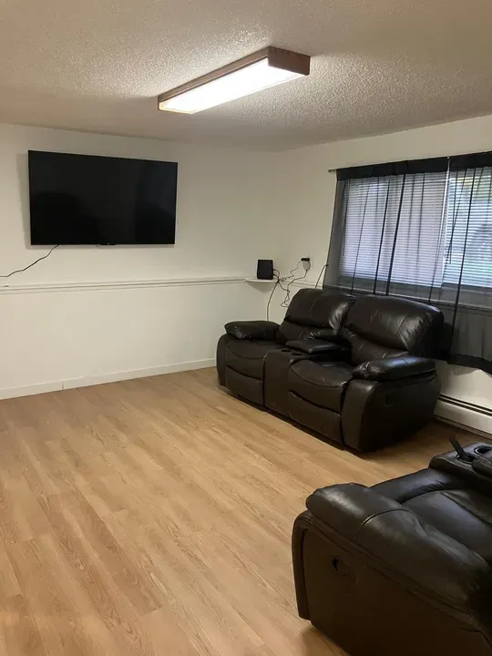 5 Bed 2 Bath Modern Contemporary Residence in Anchorage, AK - 1