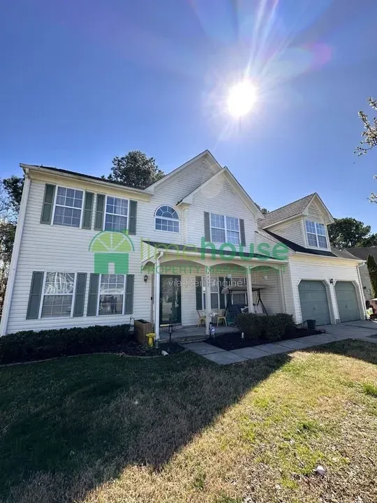 5 Bed 2 Bath Modern Contemporary Residence in Chesapeake, VA