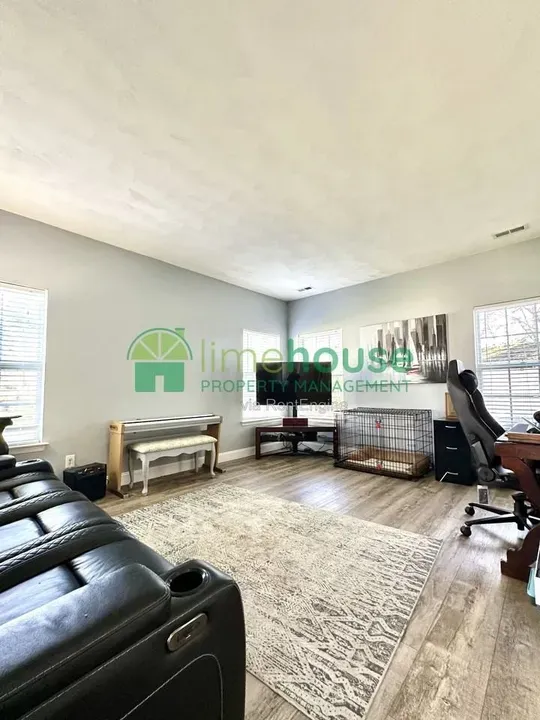 5 Bed 2 Bath Modern Contemporary Residence in Chesapeake, VA - 2