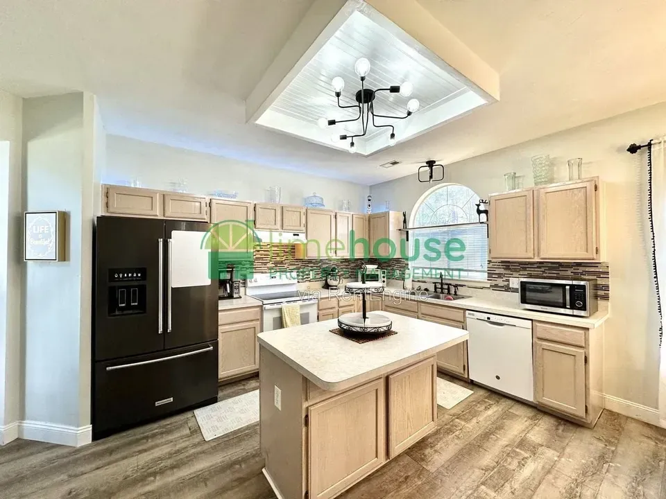 5 Bed 2 Bath Modern Contemporary Residence in Chesapeake, VA - 5