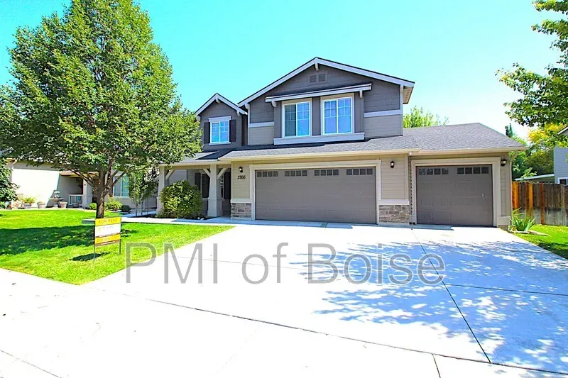 5 Bed 2 Bath Modern Contemporary Residence in Meridian, ID - 1
