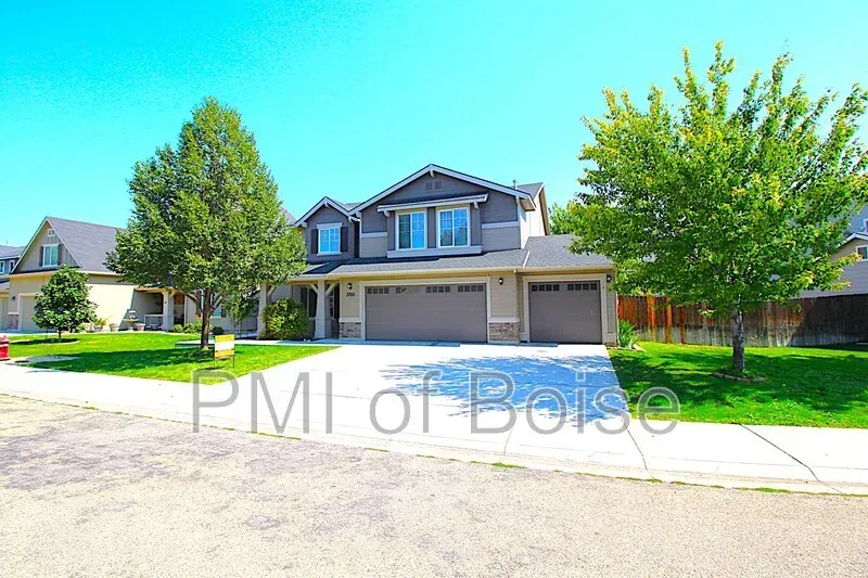 5 Bed 2 Bath Modern Contemporary Residence in Meridian, ID - 2