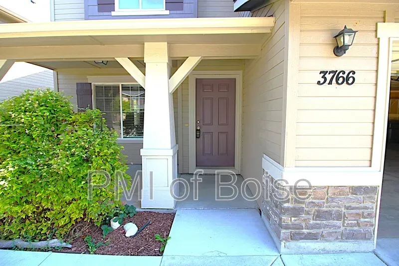 5 Bed 2 Bath Modern Contemporary Residence in Meridian, ID - 3
