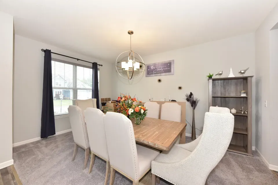 5 Bed 2 Bath Modern Contemporary Residence in Milwaukee, WI - 4