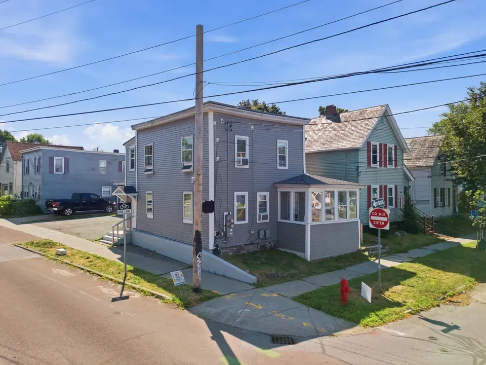 5 Bed 2 Bath Multi-Unit Residential Property in Burlington, VT - 2