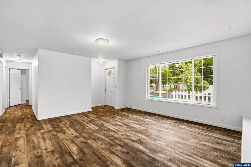 5 Bed 2 Bath Multi-Unit Residential Property in Corvallis, OR - 4