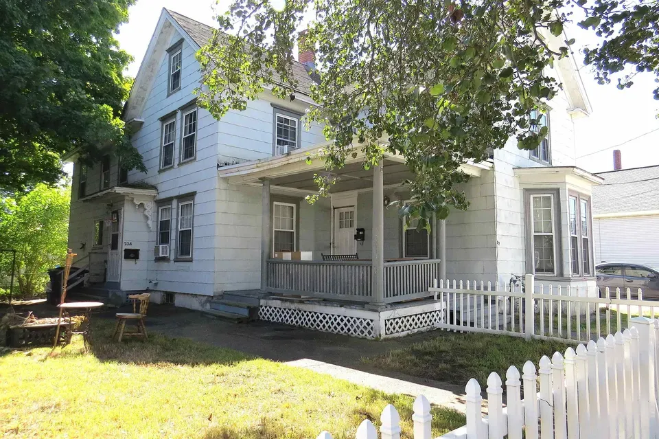 5 Bed 2 Bath Multi-Unit Residential Property in Nashua, NH