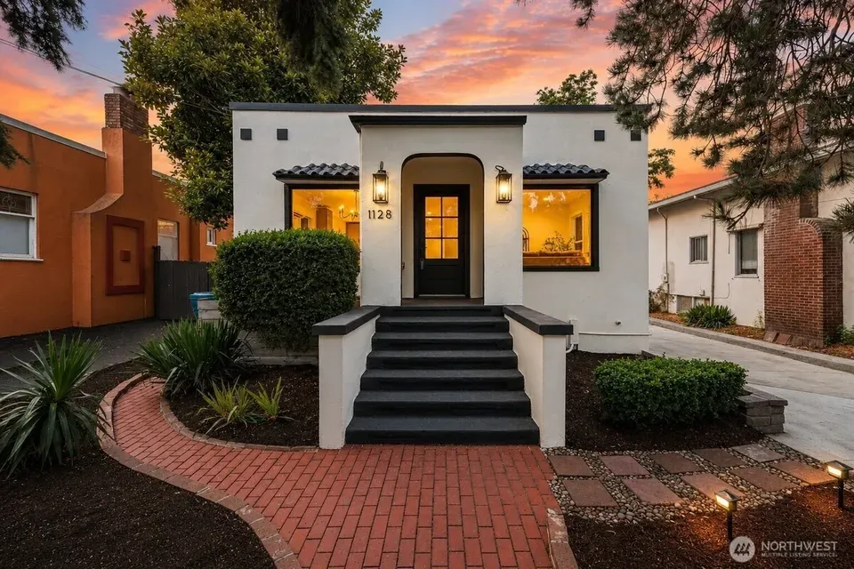 5 Bed 2 Bath Multi-Unit Residential Property in Seattle, WA - 1