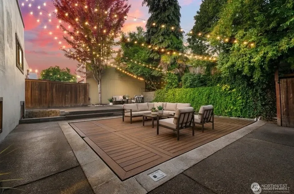 5 Bed 2 Bath Multi-Unit Residential Property in Seattle, WA - 3