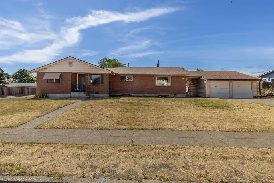 5 Bed 2 Bath Multi-Unit Residential Property in Spokane, WA
