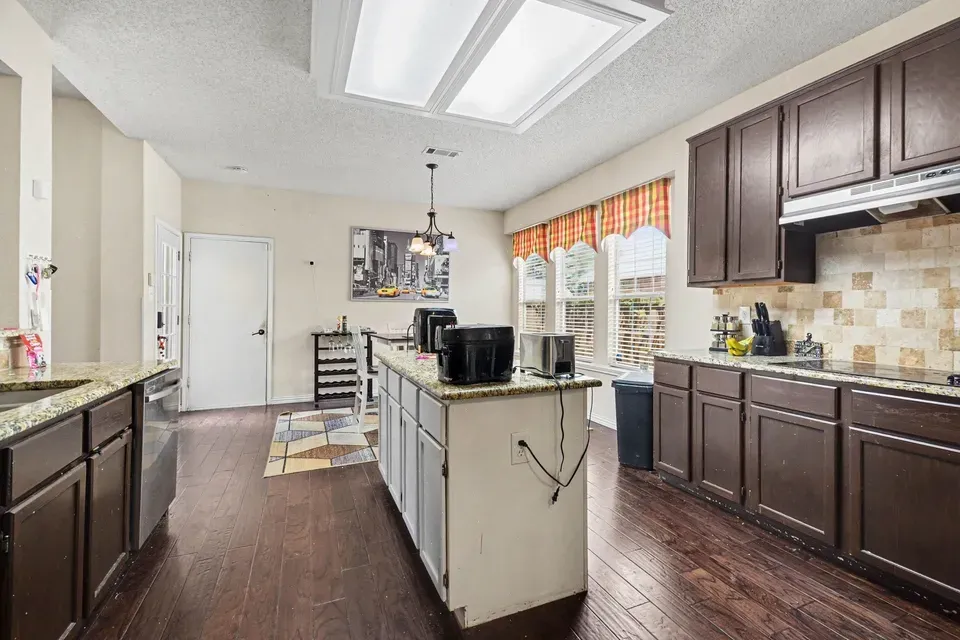 5 Bed 2 Bath Traditional Suburban Family Home in Allen, TX - 5