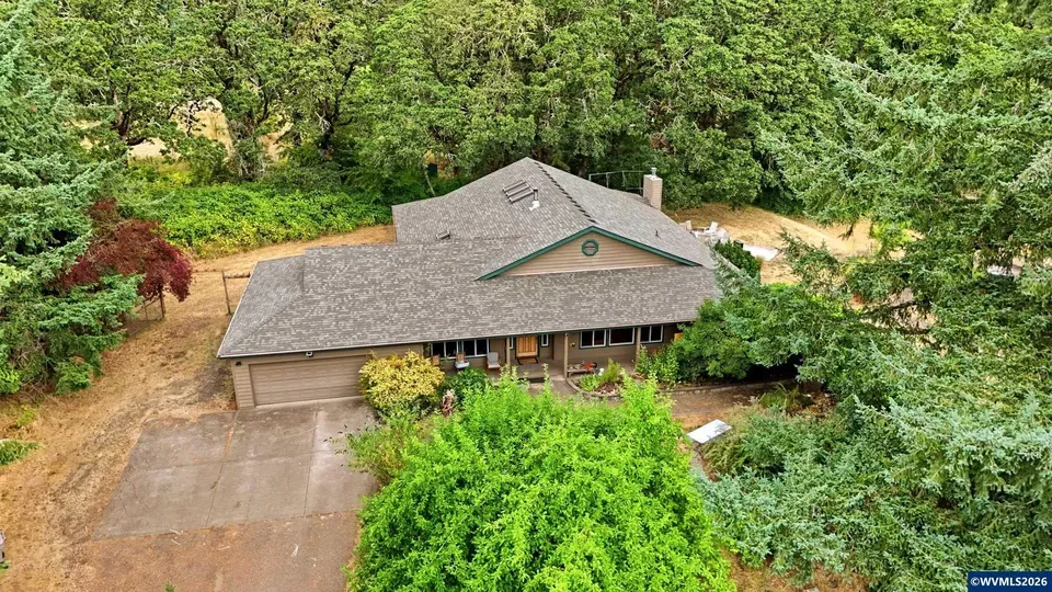 5 Bed 2 Bath Traditional Suburban Family Home in Corvallis, OR