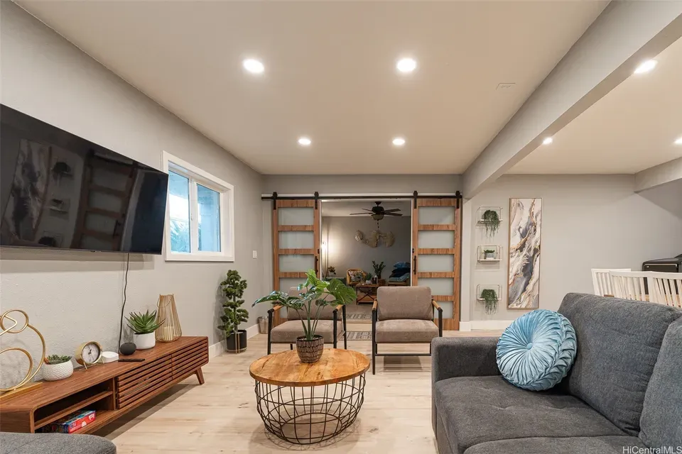 5 Bed 2 Bath Traditional Suburban Family Home in Kailua, HI - 3