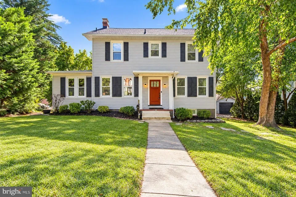 5 Bed 3 Bath Classic Historic Era Home in Baltimore, MD