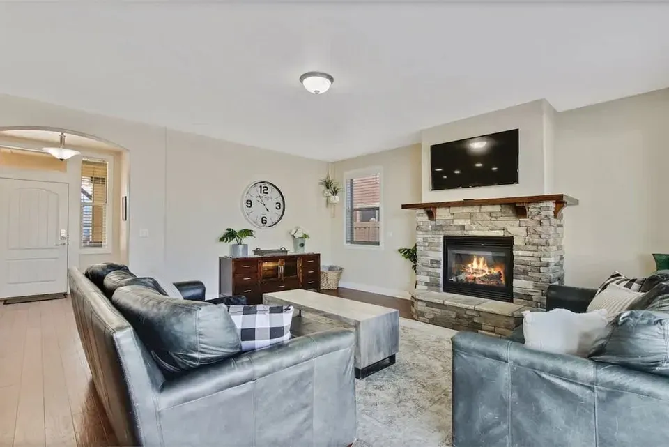 5 Bed 3 Bath Contemporary High-Rise Condo in Meridian, ID