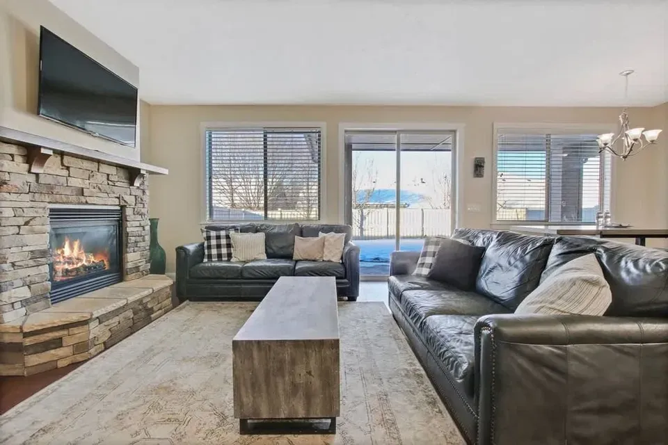 5 Bed 3 Bath Contemporary High-Rise Condo in Meridian, ID - 4