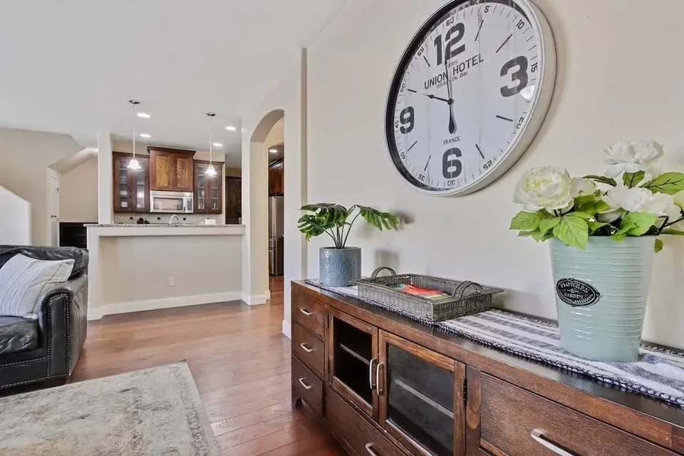 5 Bed 3 Bath Contemporary High-Rise Condo in Meridian, ID - 5