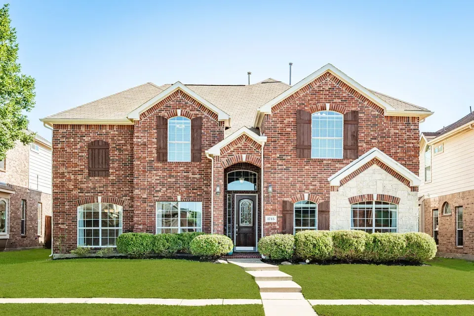 5 Bed 3 Bath Established Contemporary Home in Allen, TX