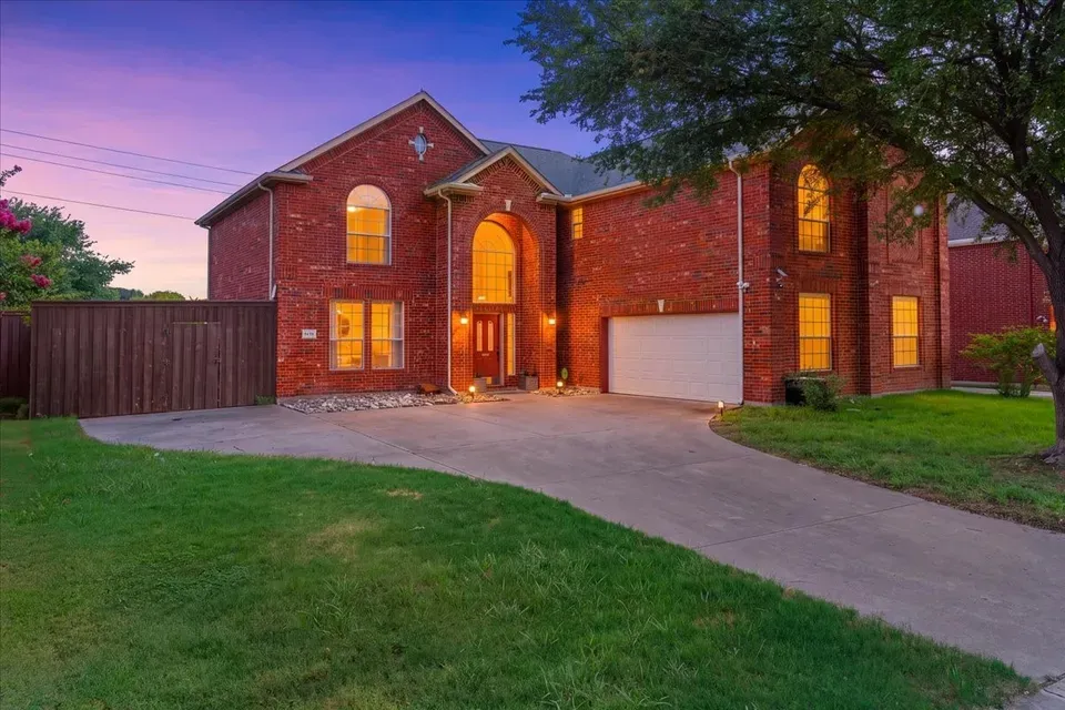 5 Bed 3 Bath Established Contemporary Home in Allen, TX