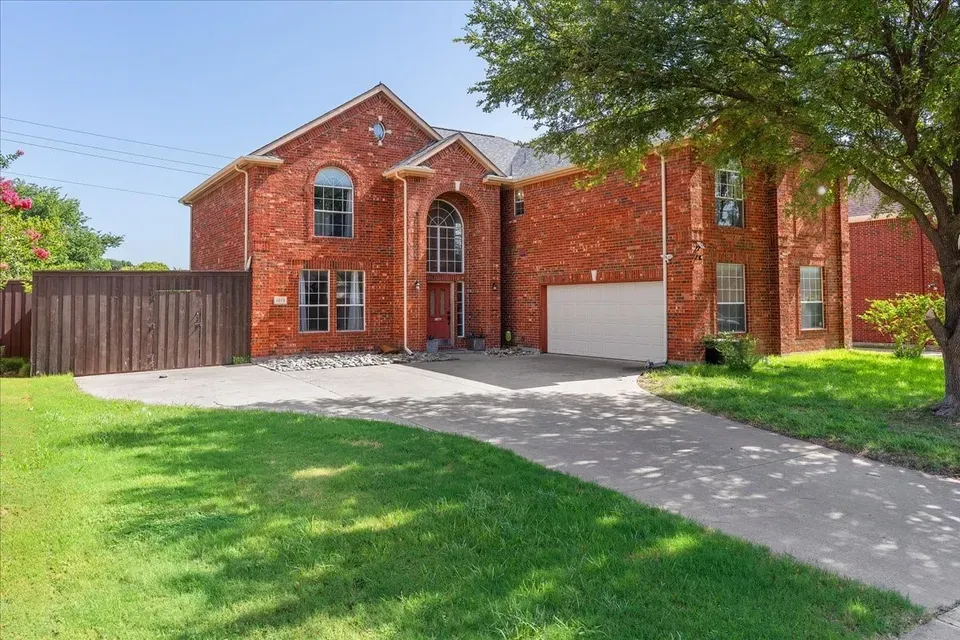 5 Bed 3 Bath Established Contemporary Home in Allen, TX - 2