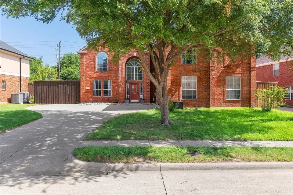 5 Bed 3 Bath Established Contemporary Home in Allen, TX - 3