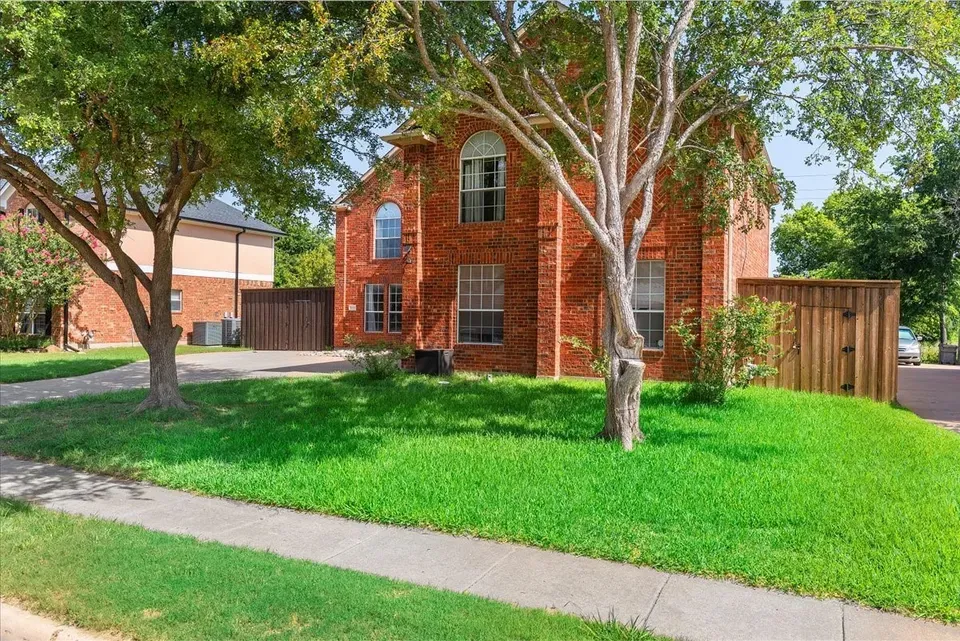 5 Bed 3 Bath Established Contemporary Home in Allen, TX - 4