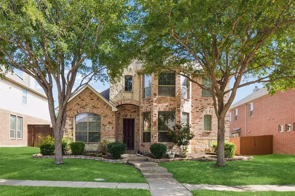 5 Bed 3 Bath Established Contemporary Home in Allen, TX - 1