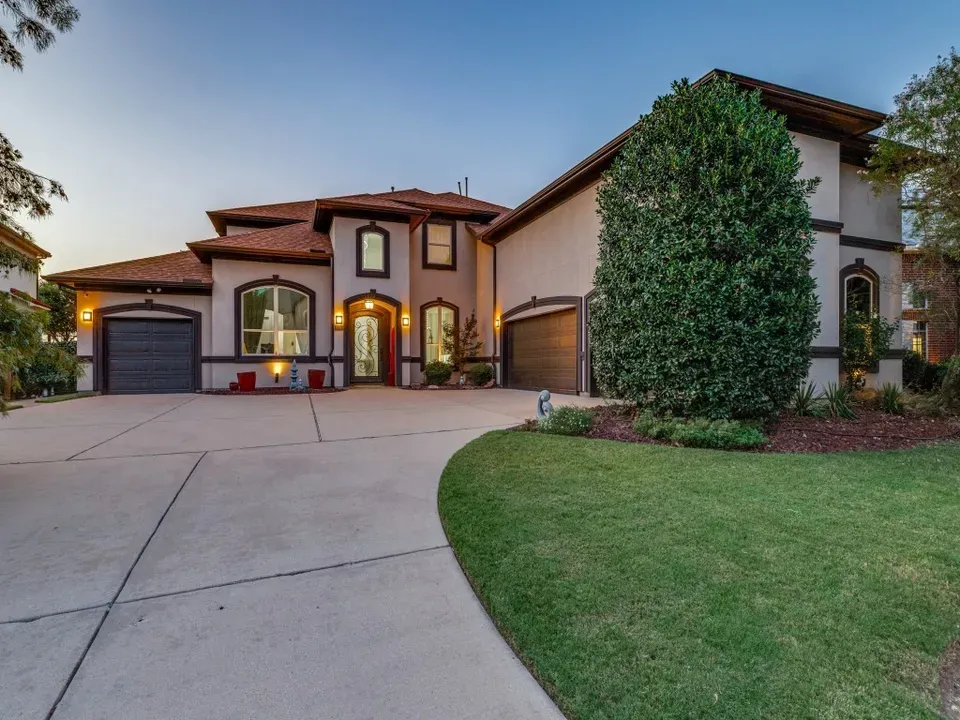 5 Bed 3 Bath Established Contemporary Home in Allen, TX - 1