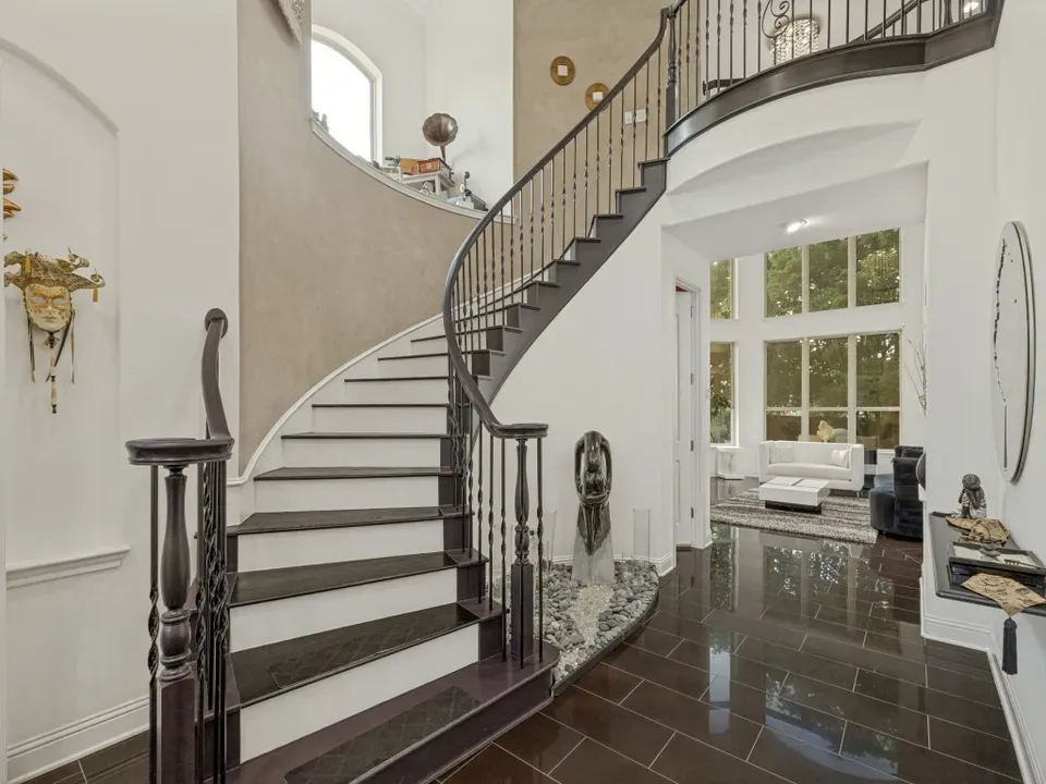 5 Bed 3 Bath Established Contemporary Home in Allen, TX - 4