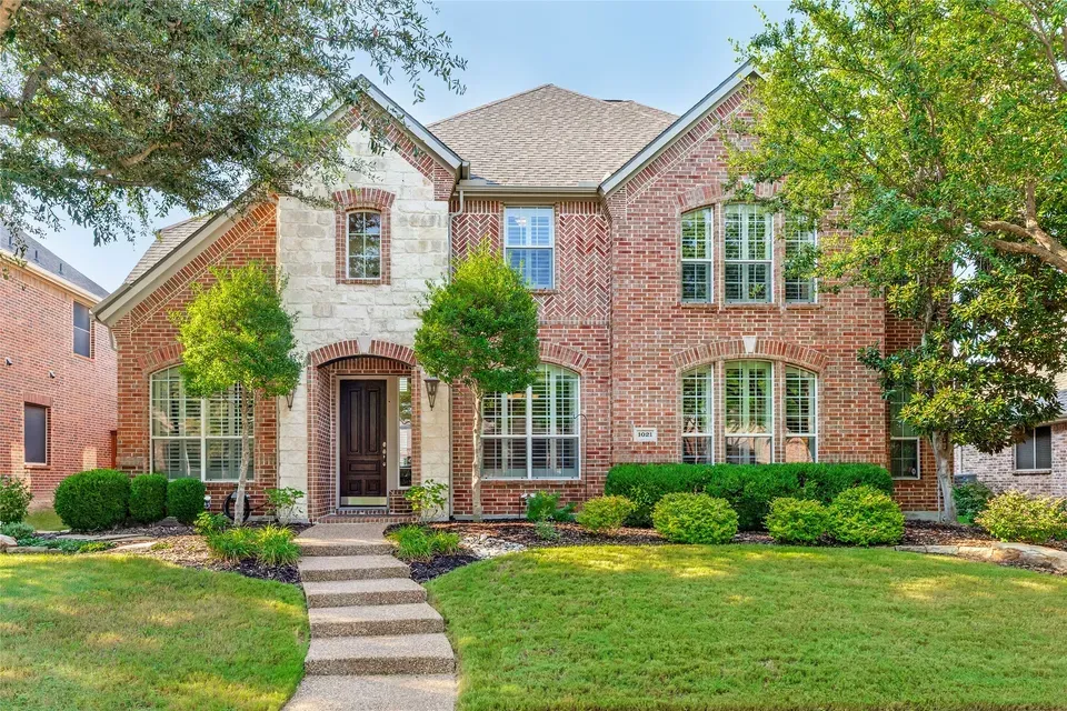 5 Bed 3 Bath Established Contemporary Home in Allen, TX