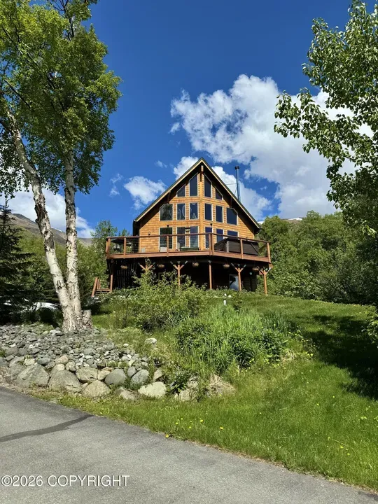 5 Bed 3 Bath Established Contemporary Home in Anchorage, AK - 1