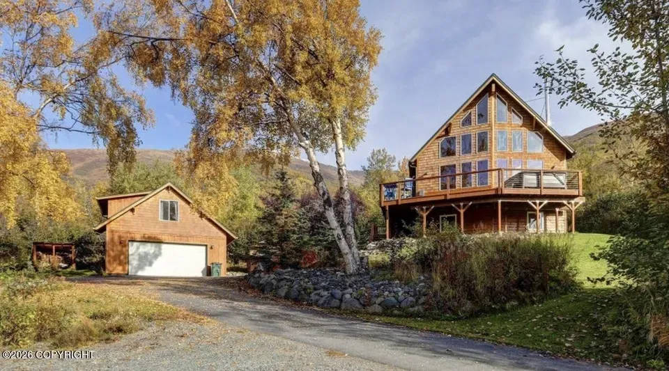 5 Bed 3 Bath Established Contemporary Home in Anchorage, AK - 2