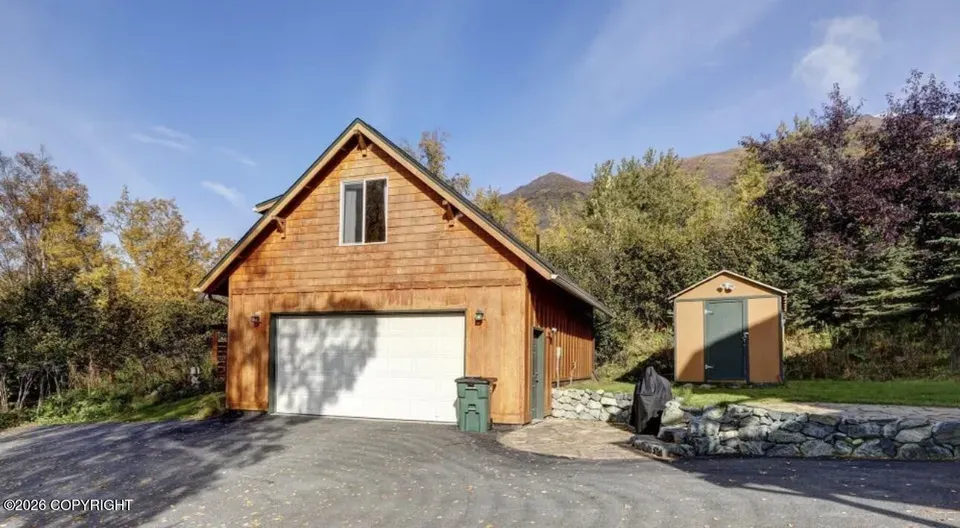 5 Bed 3 Bath Established Contemporary Home in Anchorage, AK - 3