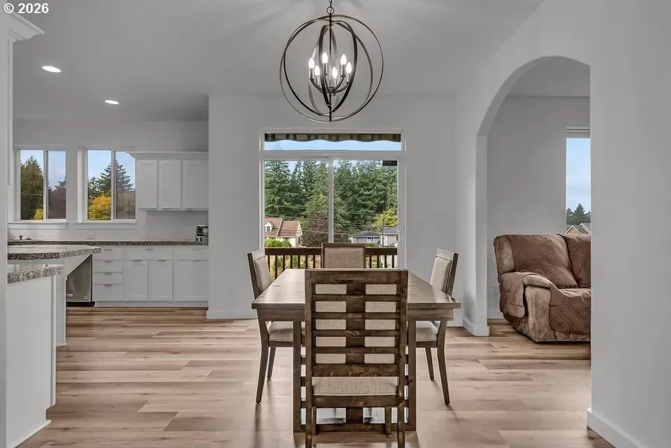 5 Bed 3 Bath Established Contemporary Home in Beaverton, OR - 2