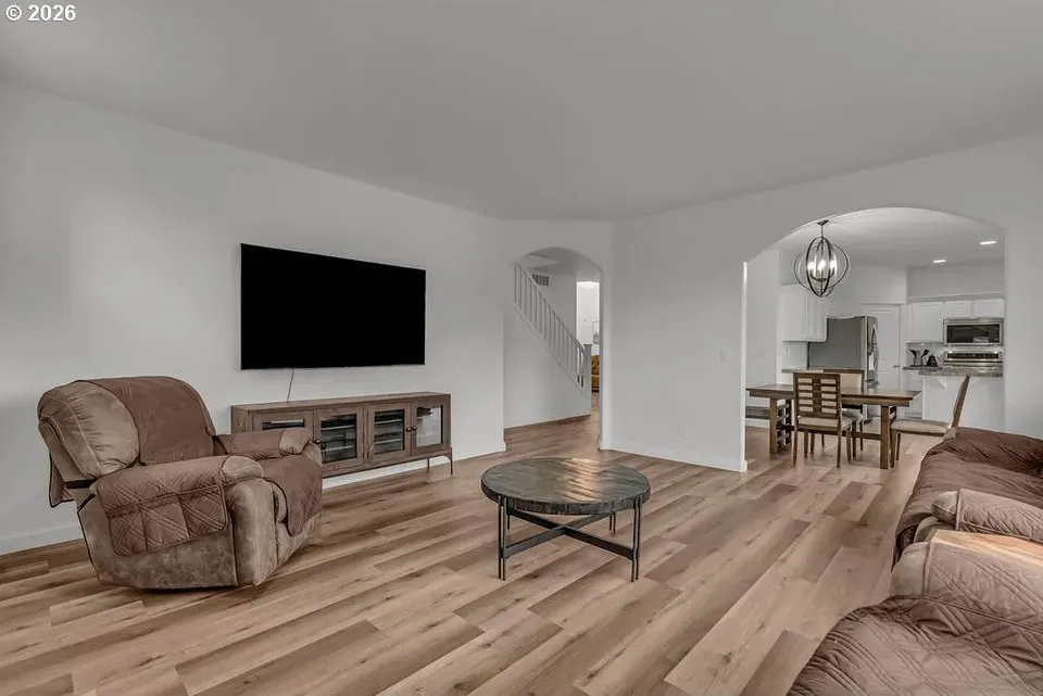 5 Bed 3 Bath Established Contemporary Home in Beaverton, OR - 4