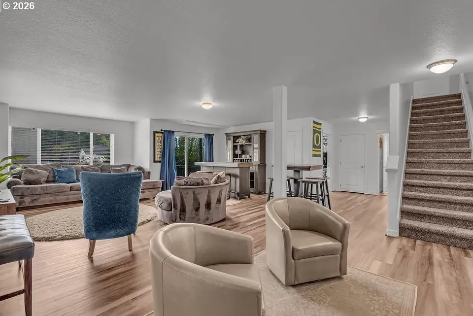 5 Bed 3 Bath Established Contemporary Home in Beaverton, OR - 5