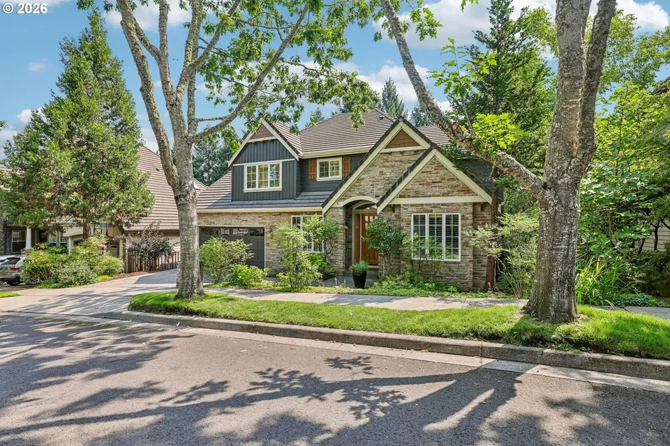 5 Bed 3 Bath Established Contemporary Home in Beaverton, OR - 2