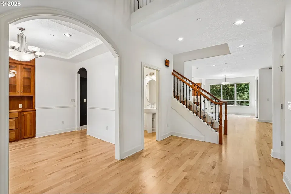 5 Bed 3 Bath Established Contemporary Home in Beaverton, OR - 4