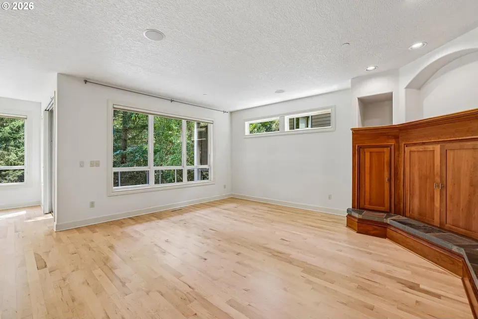 5 Bed 3 Bath Established Contemporary Home in Beaverton, OR - 5