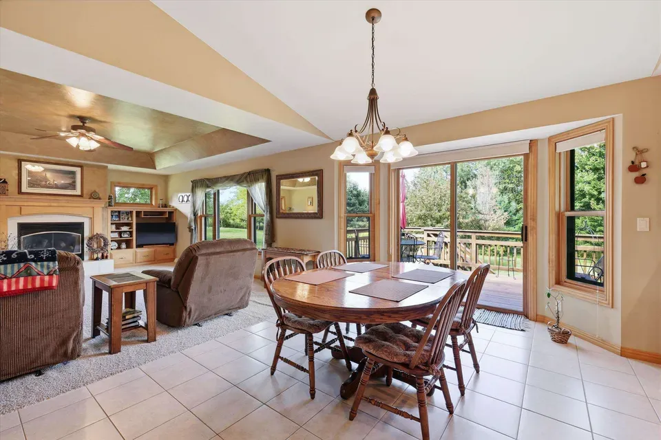 5 Bed 3 Bath Established Contemporary Home in Green Bay, WI - 2