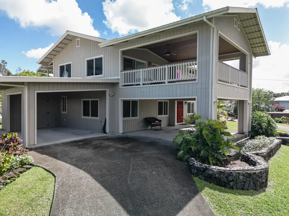 5 Bed 3 Bath Established Contemporary Home in Hilo, HI