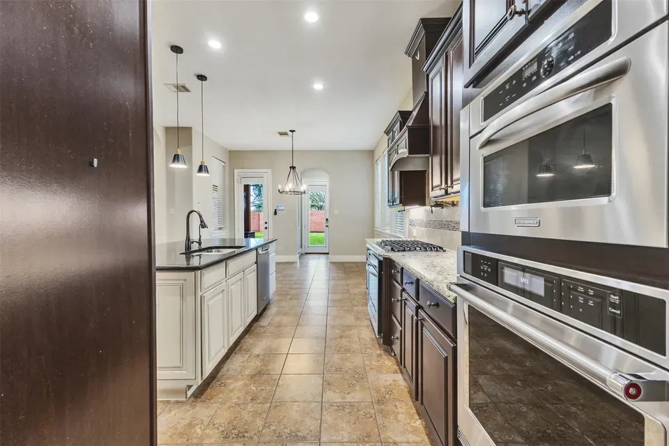 5 Bed 3 Bath Established Contemporary Home in League City, TX - 5
