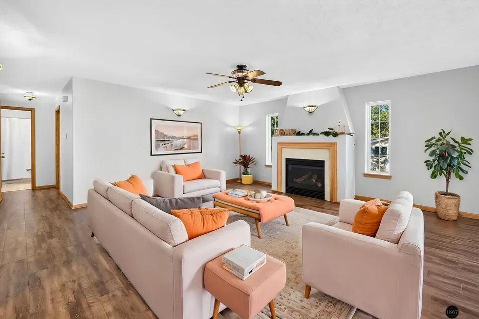 5 Bed 3 Bath Established Contemporary Home in Lincoln, NE - 3