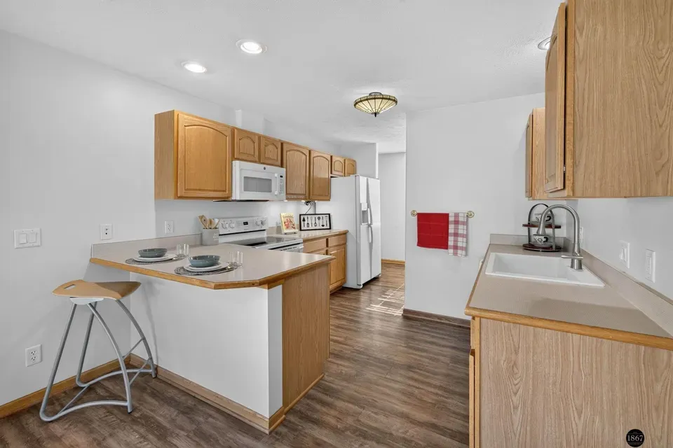 5 Bed 3 Bath Established Contemporary Home in Lincoln, NE - 4
